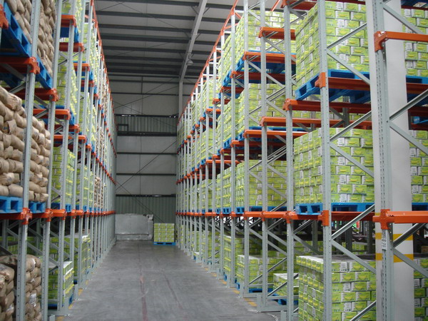 塑料托盤在立體倉庫行業應用